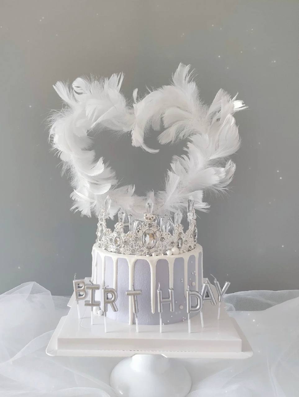 Queen of Hearts crown cake topper