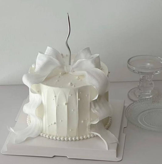 Ribbon Minimalist Cake