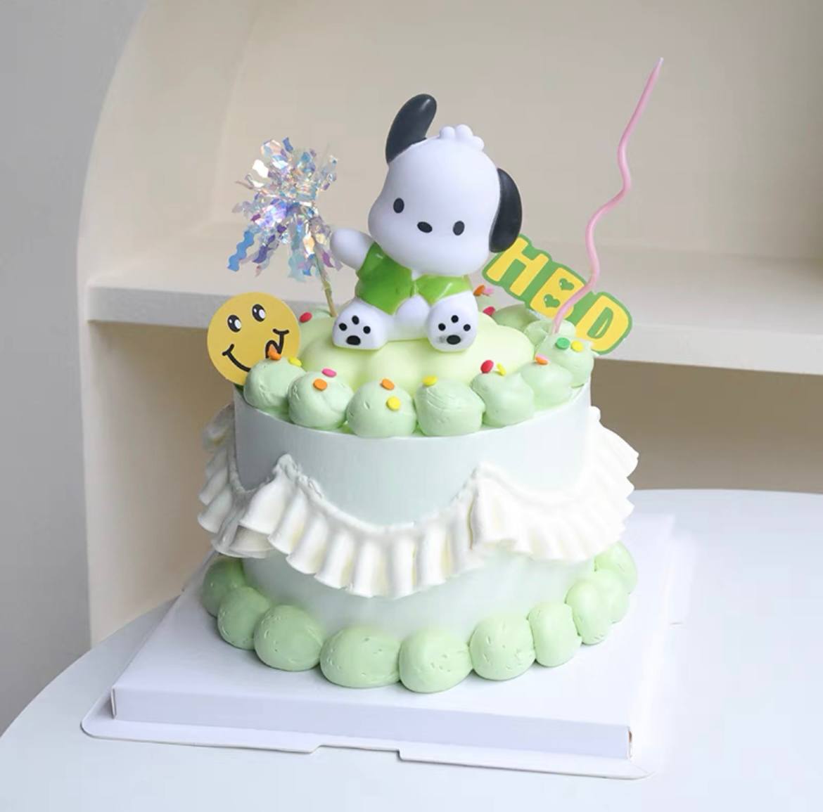 Pastel Green Pocha Cake