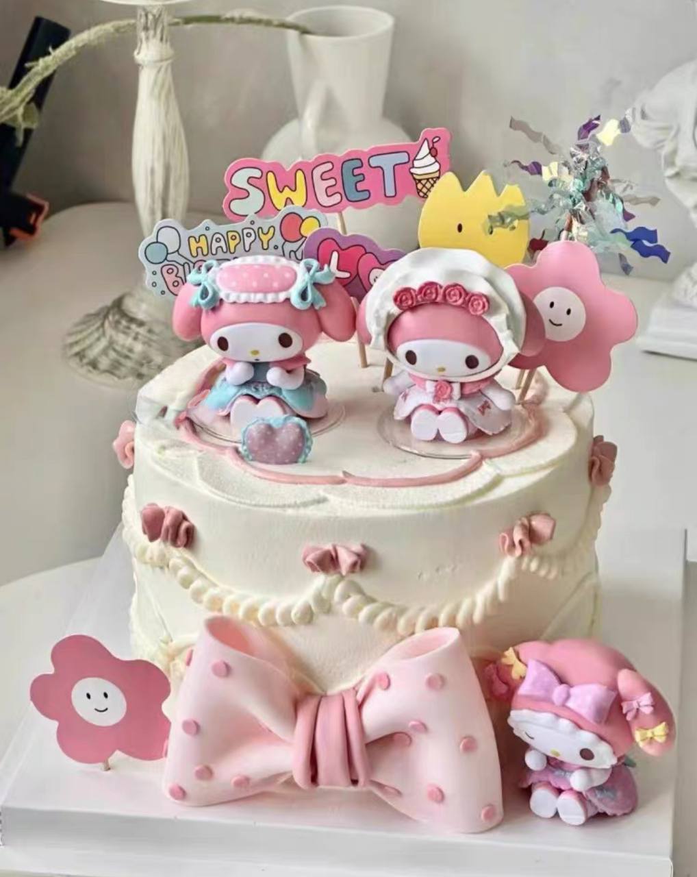 My Melody Ribbon Cake