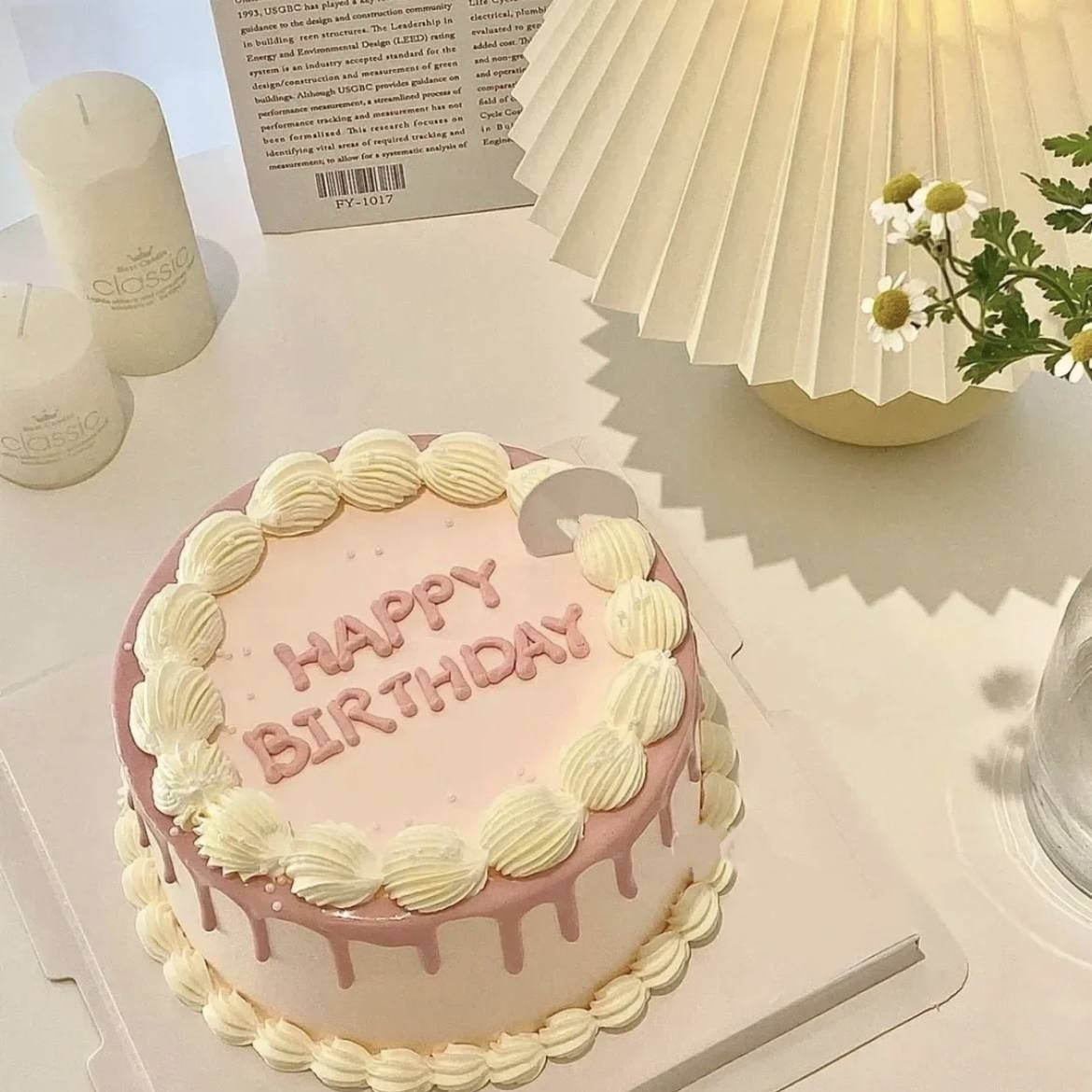 Cute White Birthday Cake | Thức ăn, Bánh ngọt, Ẩm thực